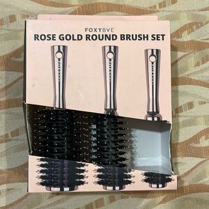 Foxybae Rose Gold round brush set - small brush missing